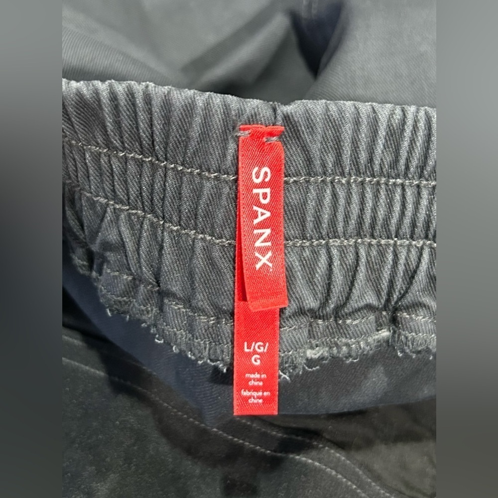 Spanx‎ Stretch Twill Cargo Jogger in Washed Black L - Picture 7 of 8